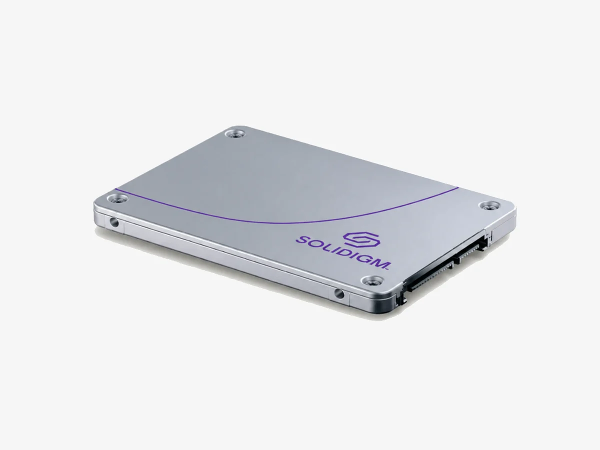 Solidigm D3-S4520 Enterprise SATA SSD